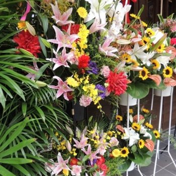 花見川区へお祝い花、スタンド花2段
