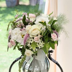 結婚式の持ち込みブーケ、クラッチブーケ、ナチュラル