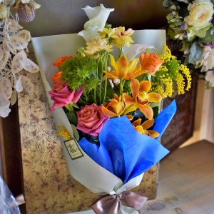 幕張の花屋で人気のナチュラル花束M