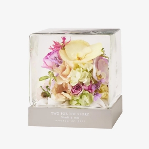 ドライフラワーで残すブーケ：ガラスキューブ薄茶