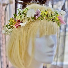 人気のドライフラワーの髪飾り：花かんむり