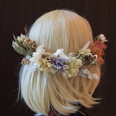 人気のドライフラワーの髪飾り：成人式や結婚式の和装にも1